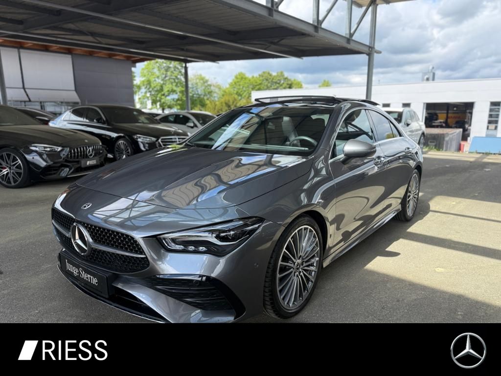 MERCEDES-BENZ CLA 200 d Coupé AMG PANO KEYL AMBI KAM 19 ZOLL