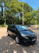 Opel Zafira Tourer 2.0 CDTI TÜV 12.2026 - Opel Zafira Tourer in Hamburg