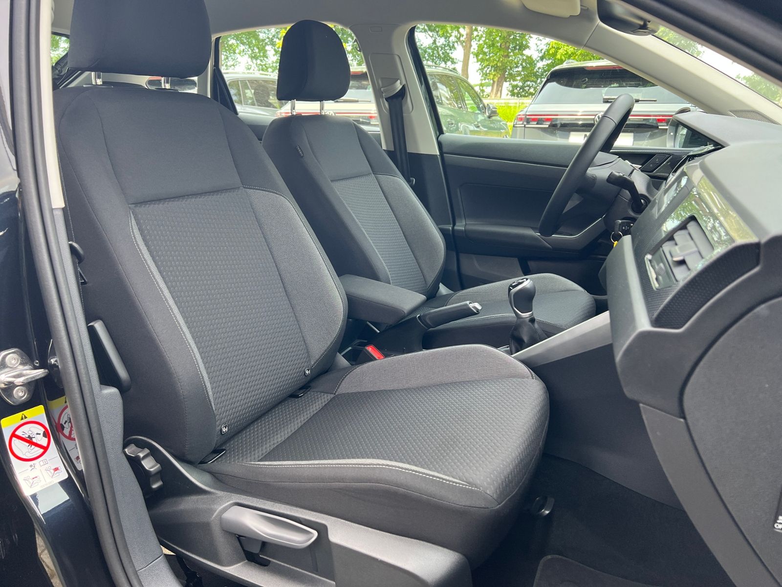 Fahrzeugabbildung Volkswagen Taigo Life 1,0 l TSI *LED, Climatronic, Sitzhzg.