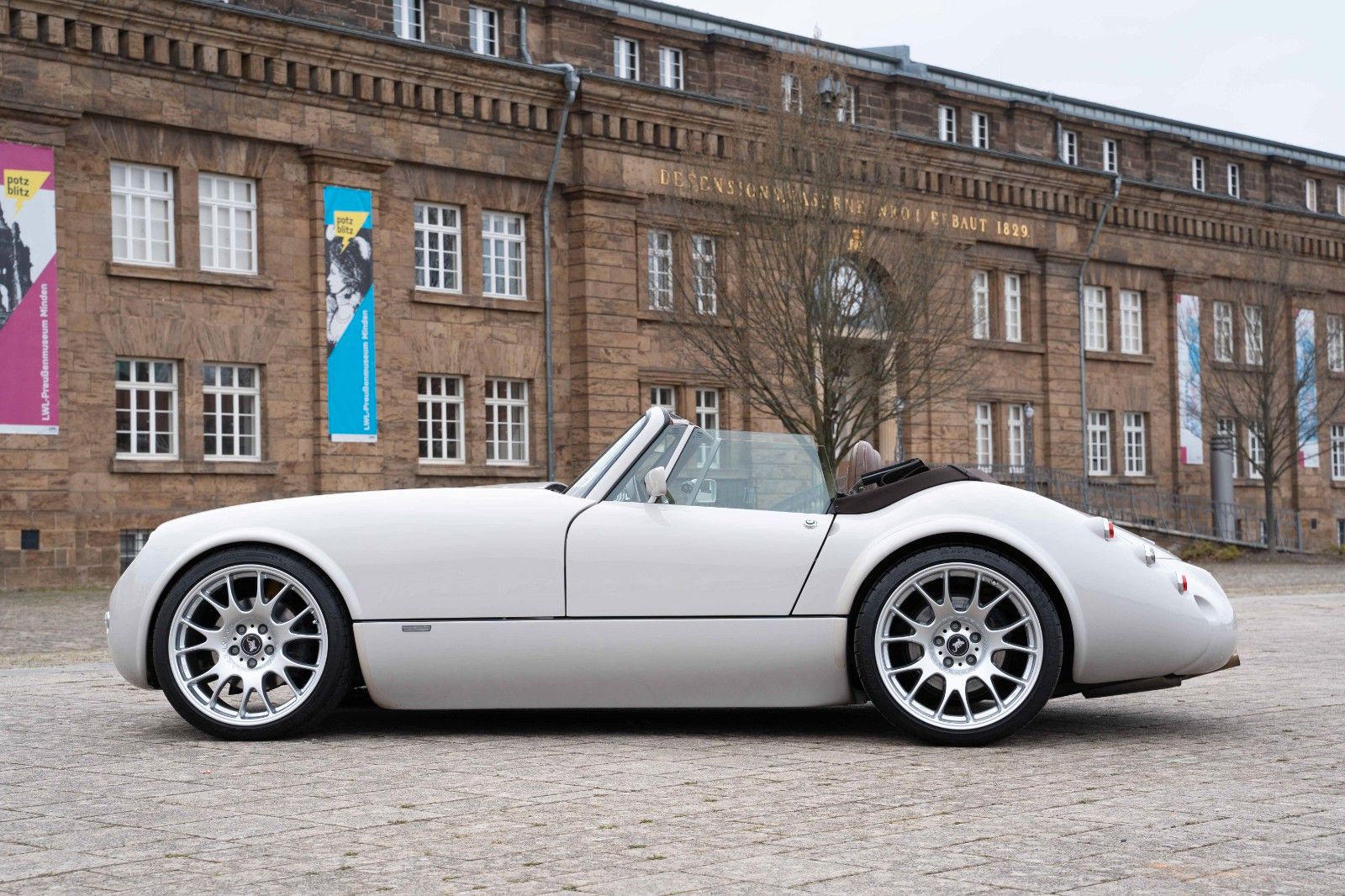 Fahrzeugabbildung Wiesmann MF 3 ROADSTER SMG II BBS 19" LEDER BRAUN WHITE