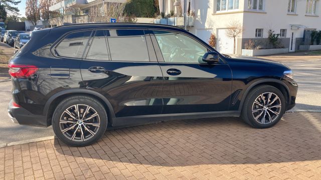 BMW X5 40i Sport,AHK,HUD,NIGHT,Pannora,Select.Garant