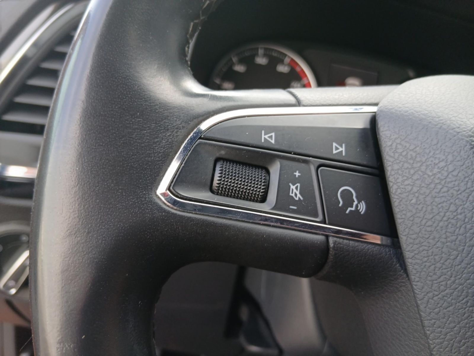 Seat Ateca 1.5 TSI Xcellence *BEATS*NAV*GRA*LED*SHZ* foto 15