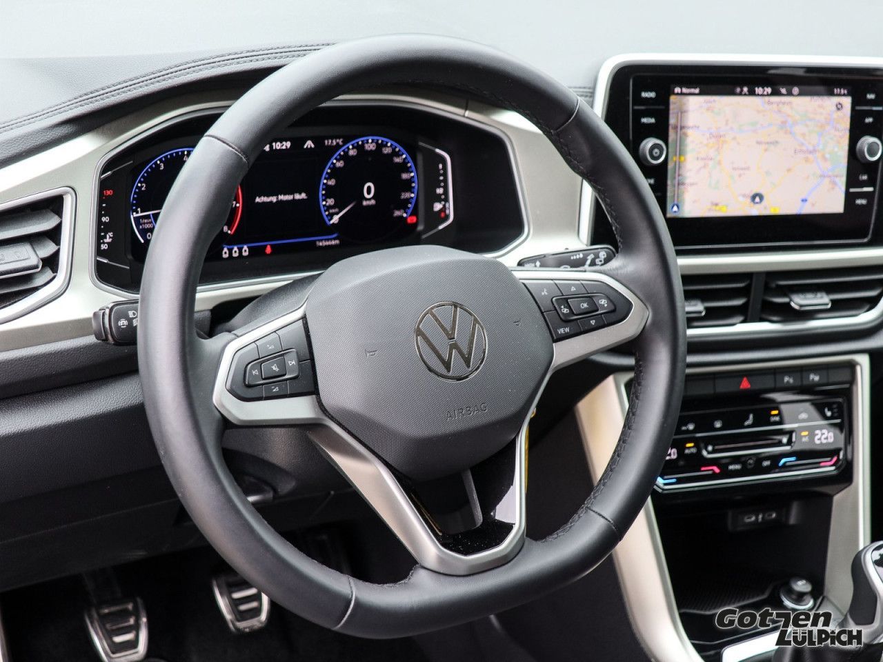Fahrzeugabbildung Volkswagen T-Roc Move 1.5 TSI Navi Rückfahrkamera AHK LED