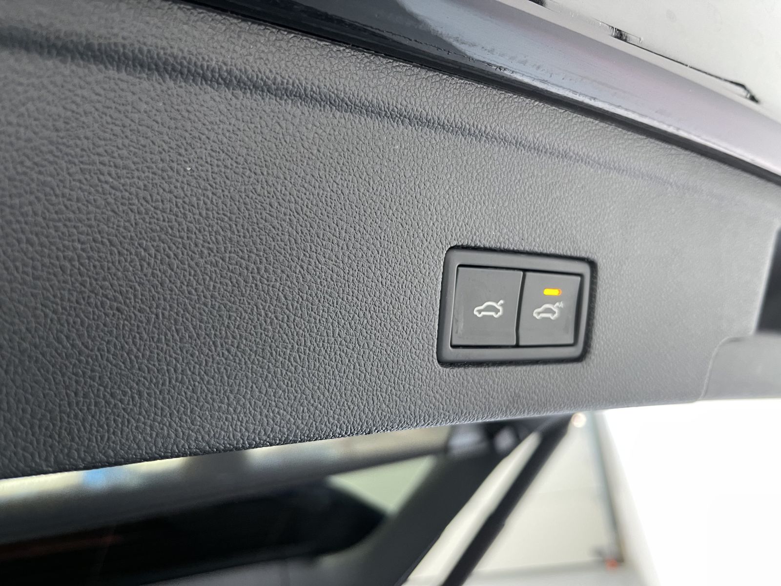Fahrzeugabbildung Volkswagen Touareg 3.0 TDI*R-Line*4Motion*AHK*Leder*Pano*