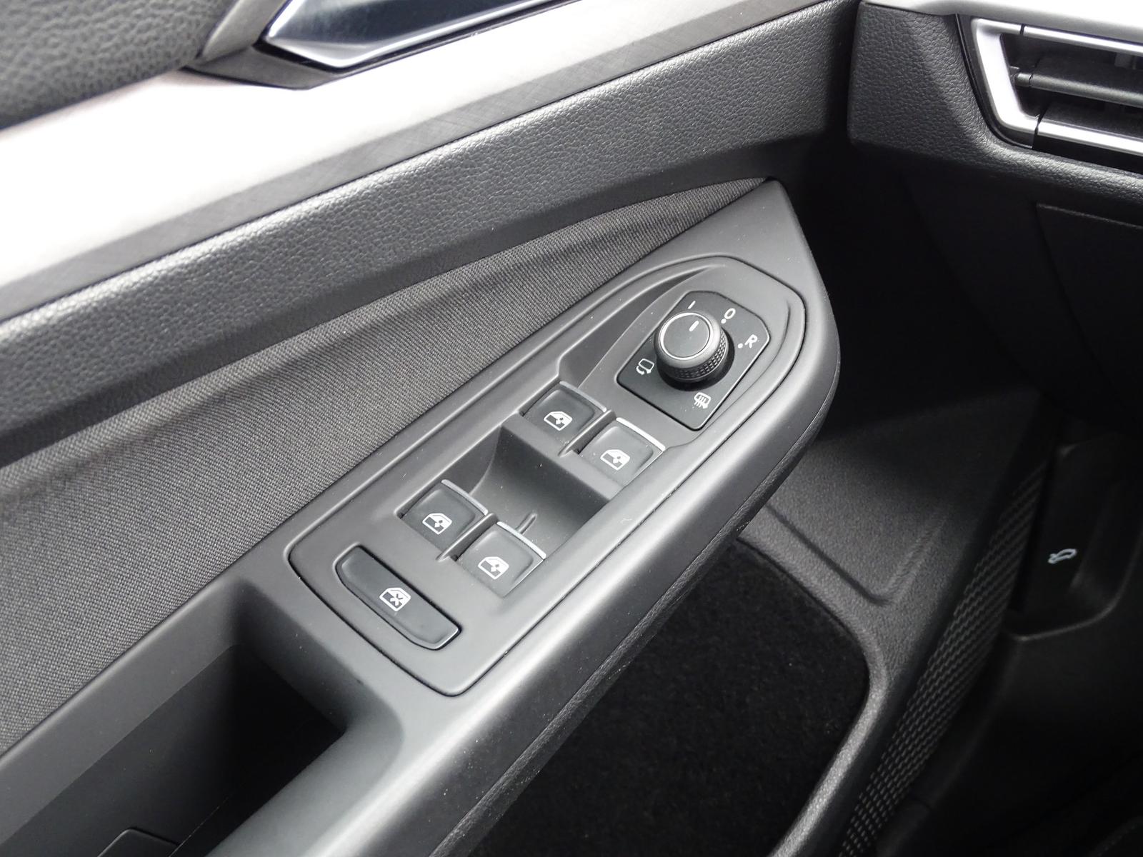 Volkswagen Golf VIII Variant 2.0 TDI Life LED ACC Totwinkel, миниатюра 30
