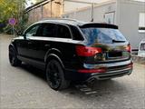 Audi Q7 3.0 TDI (DPF) S-LINE quattro tipt. - - Audi Q7 aus 2011: Line
