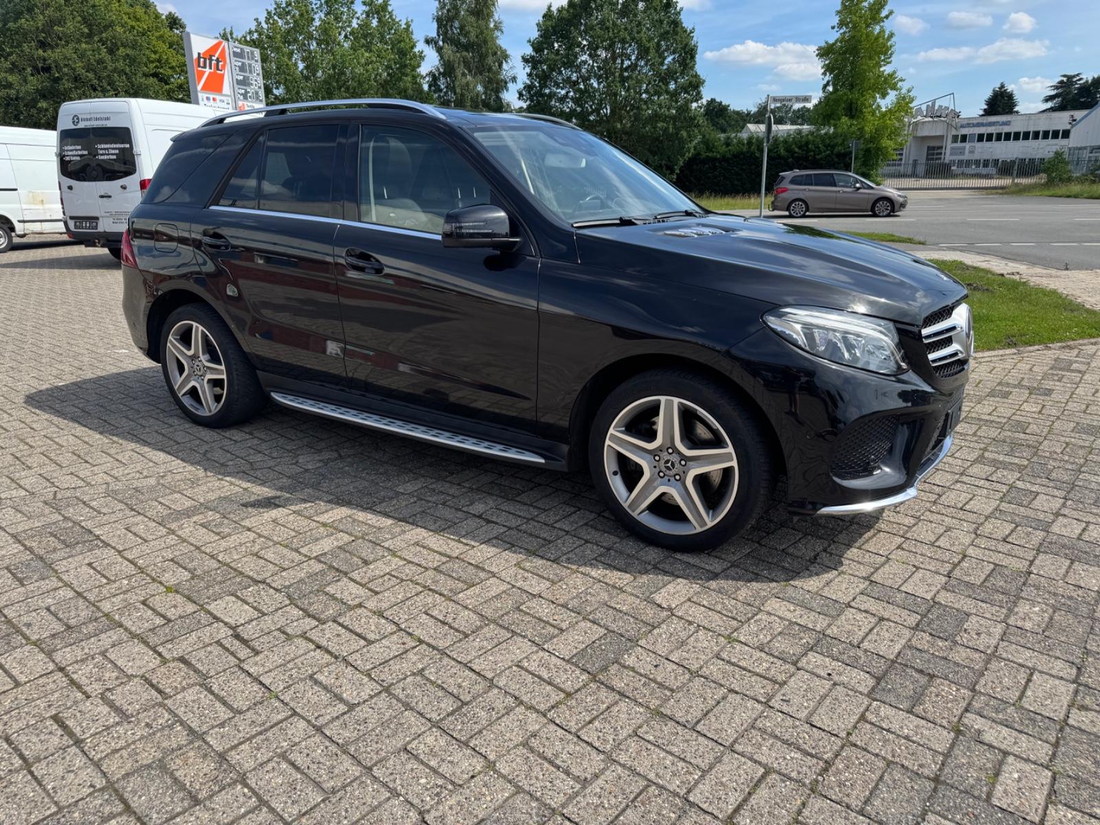 Mercedes-Benz GLE 350 d 4Matic VOLL AMG/ PANO / DESIGNO/ AHK