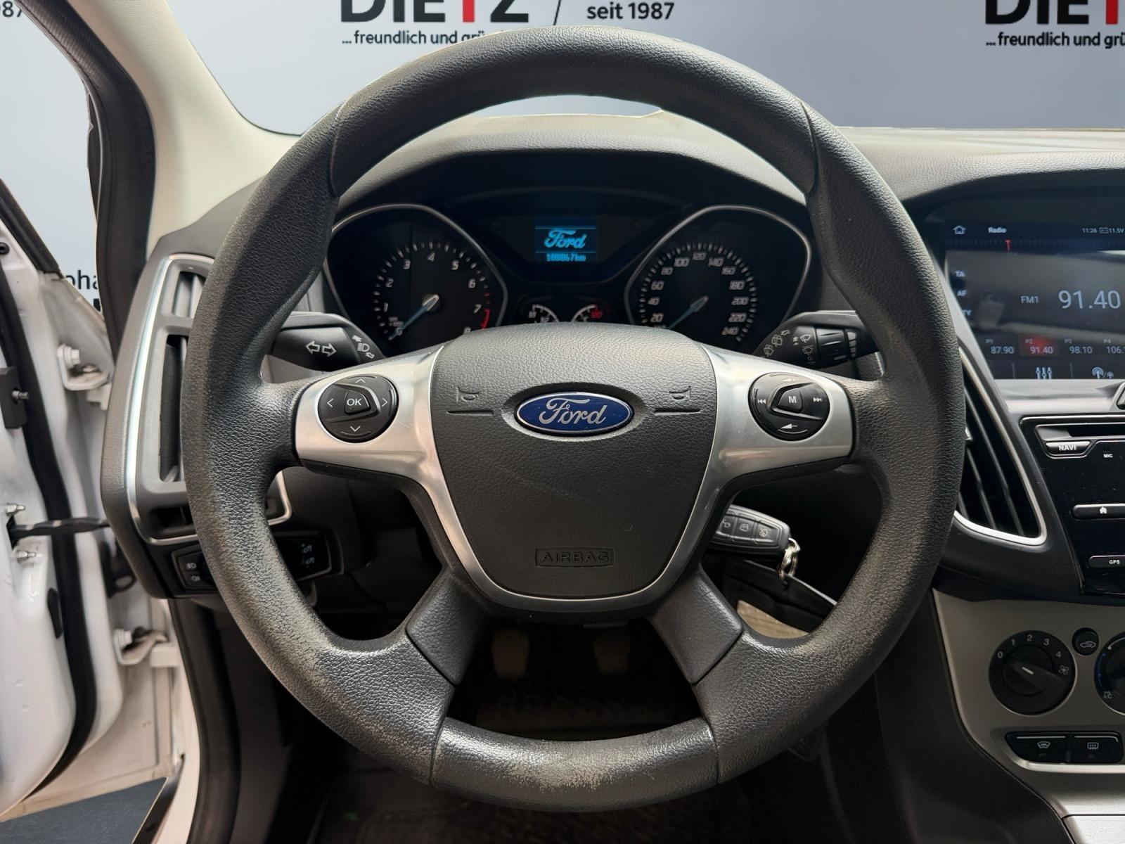 Ford Focus 2014 — photo 11