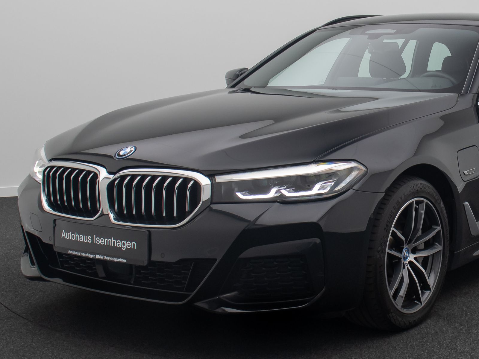 Fahrzeugabbildung BMW 530e xD M Sport Kamera DAB HiFi ACC AHK 4xKlima