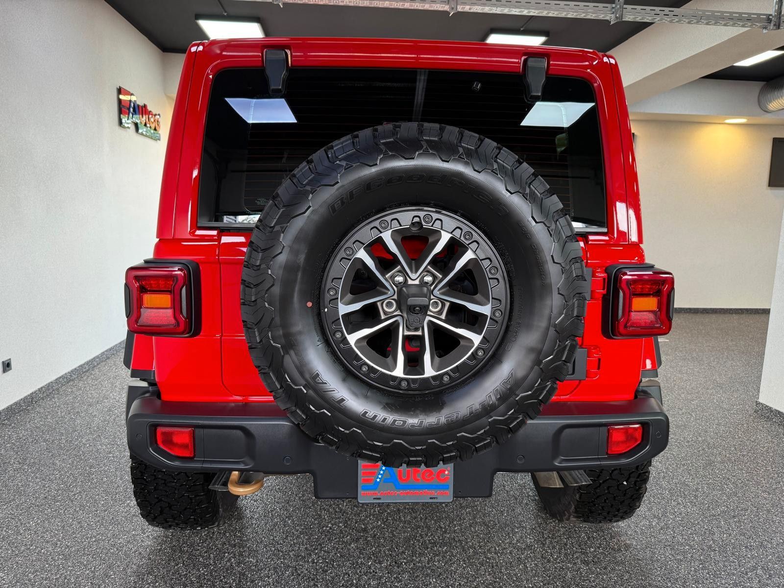 Fahrzeugabbildung Jeep RUBICON 392-6.4L HEMI V8-AHK 3500KG-35"