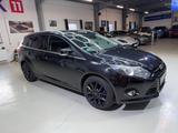 Ford Focus Turnier Titanium Klima Tempomat Navi - Ford Focus aus 2011: Turnier