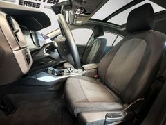 BMW 118  i Advantage LED NAVI PDC AHK Panorama