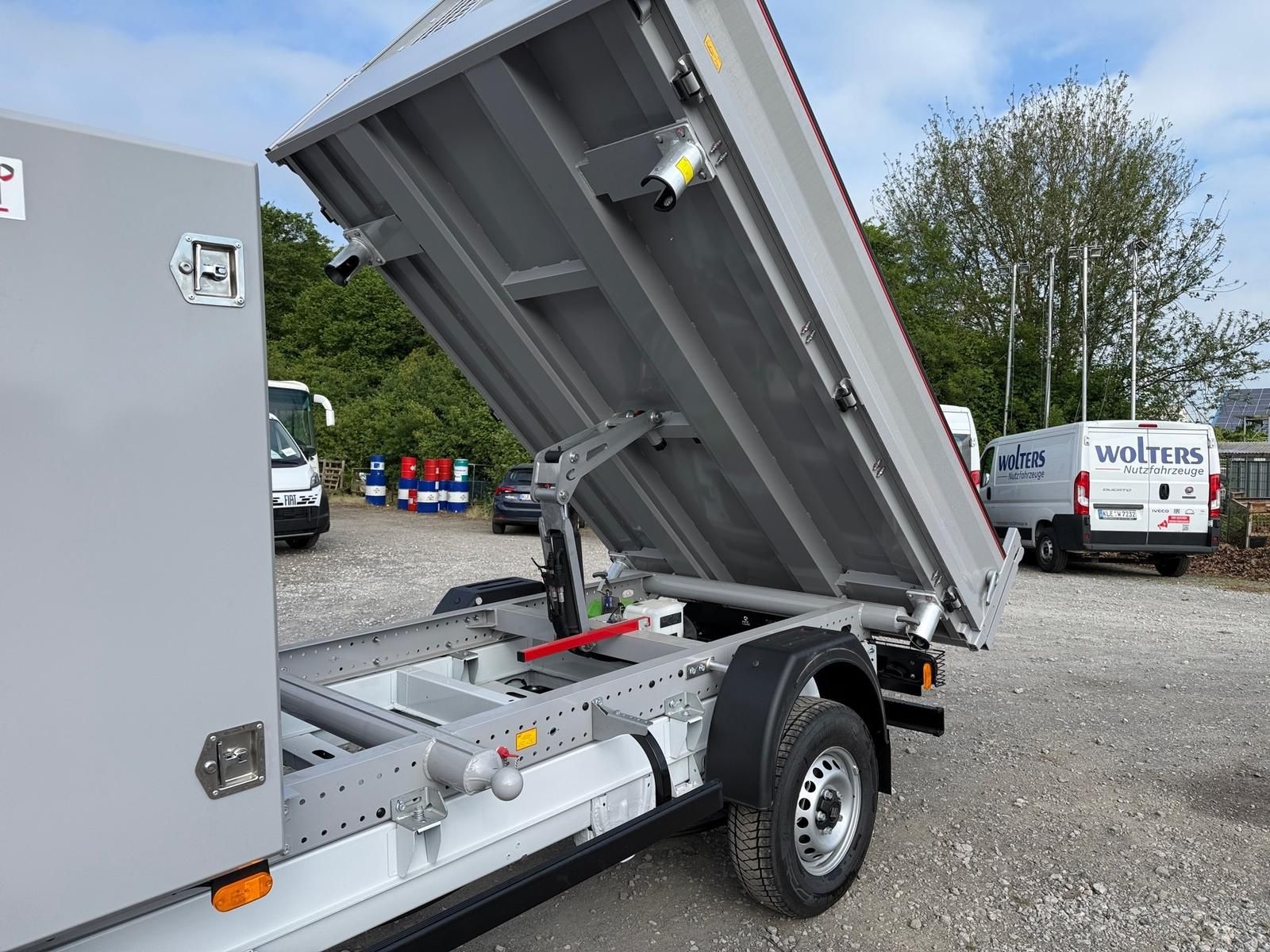Fahrzeugabbildung Fiat Ducato Maxi L3 Dreiseitenkipper 180 MT6