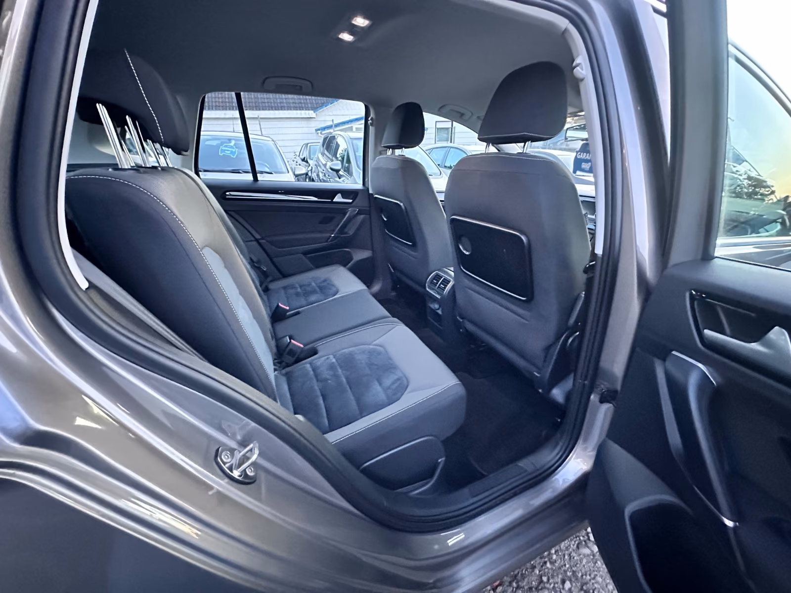 Volkswagen Golf Sportsvan VII 125PS Highline SitzHz AHK PDC
