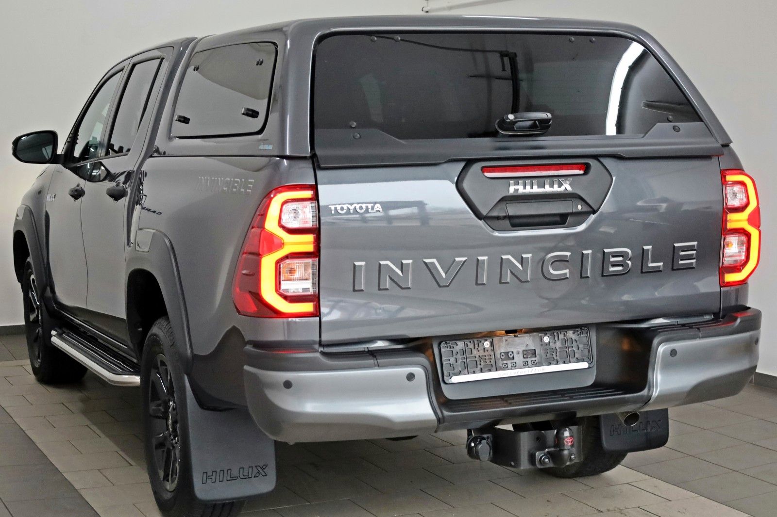 Fahrzeugabbildung Toyota Hilux Double Cab Invincible,Navi,ACC,HardTop,AHK