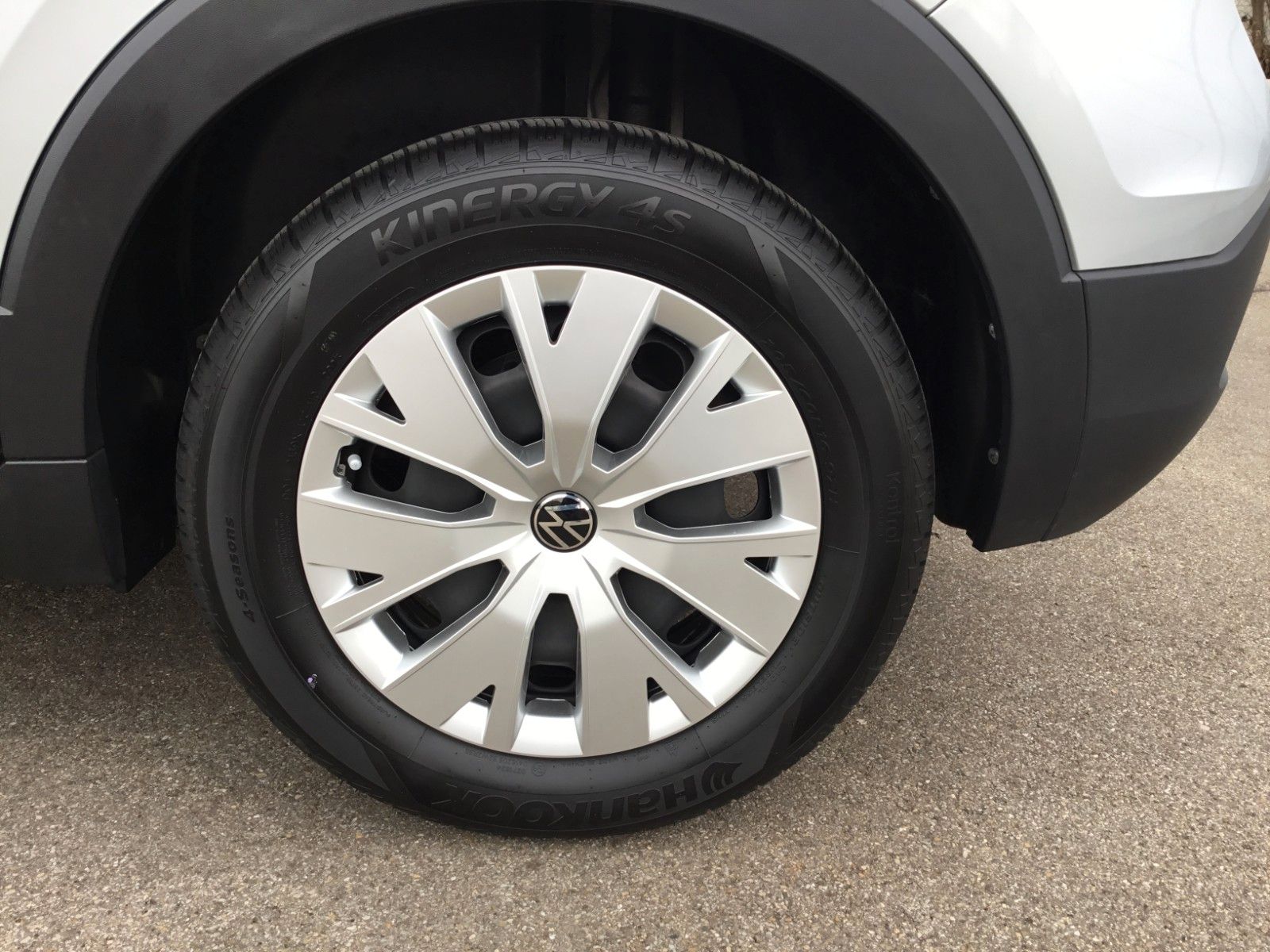 Fahrzeugabbildung Volkswagen T-Cross 1.0 TSI Life+Sitzheizung+LED+16" GJR