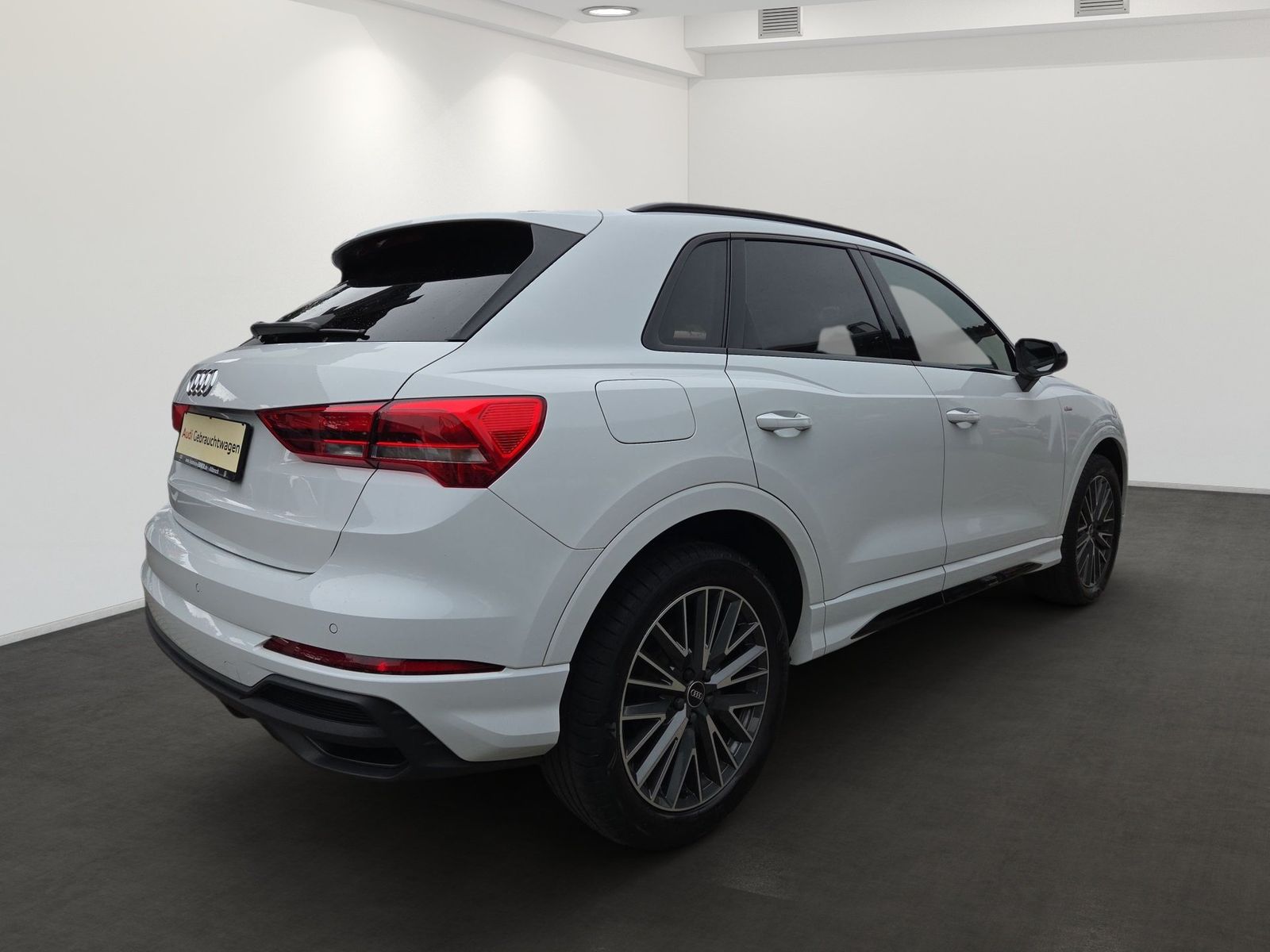 Audi Q3 S-LINE 35TFSI S-TRONIC AHK+ACC+KEYLESS+NAVI+A foto 4