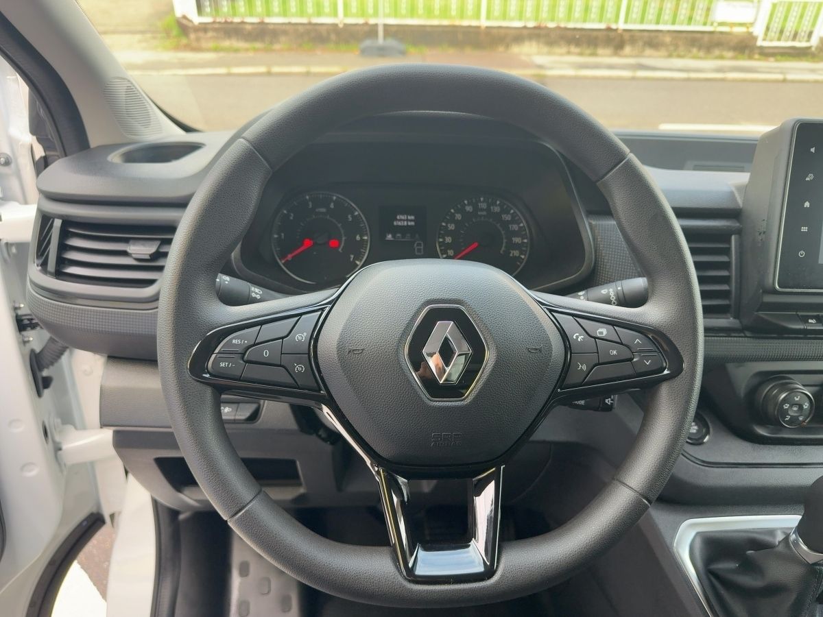 Fahrzeugabbildung Renault Trafic Kasten L1H1 2,8 t dCi 150 EDC EPH Tempom.