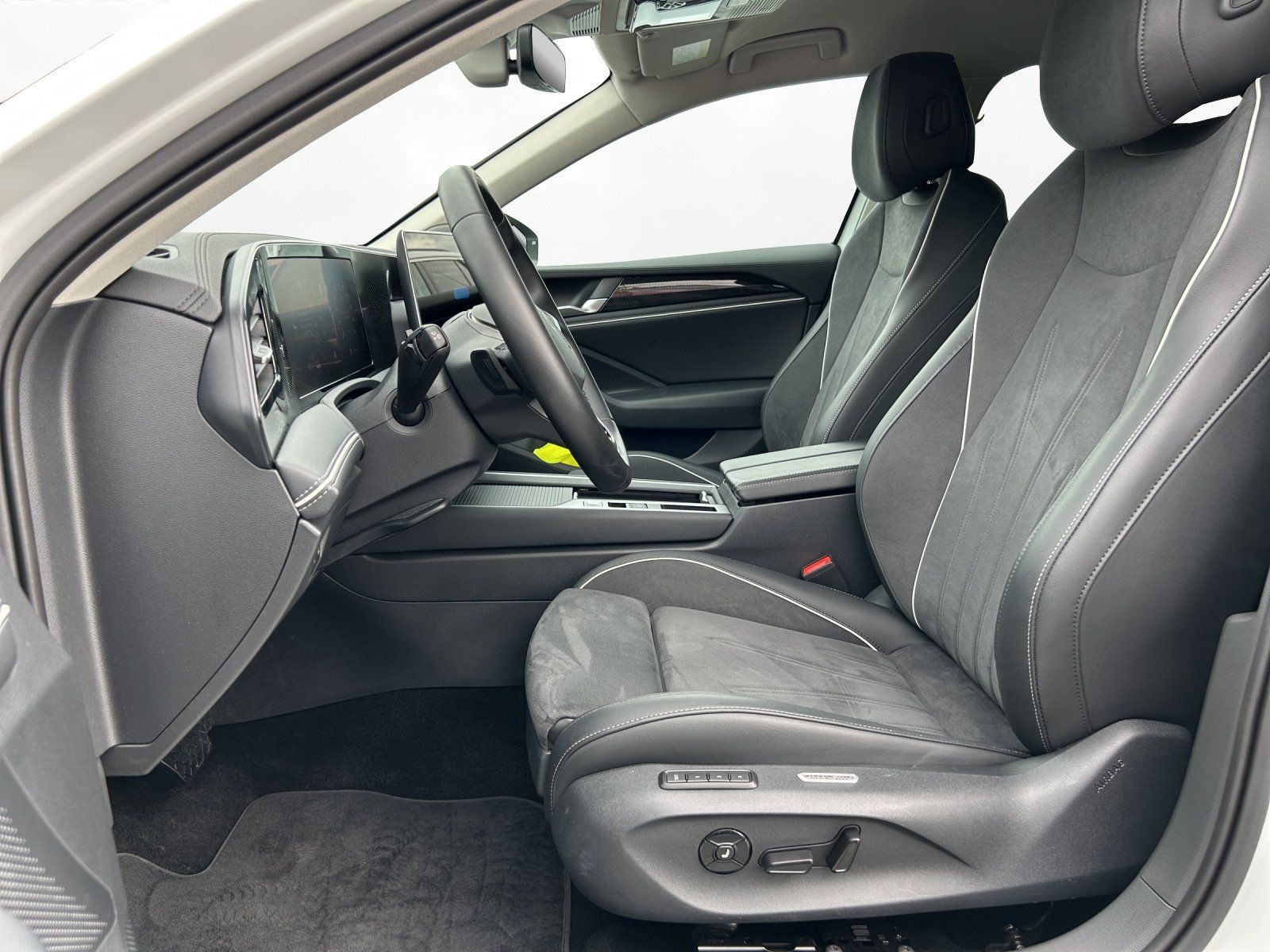 Volkswagen Passat Variant 1.5 TSI DSG eHybrid Business AHK foto 8