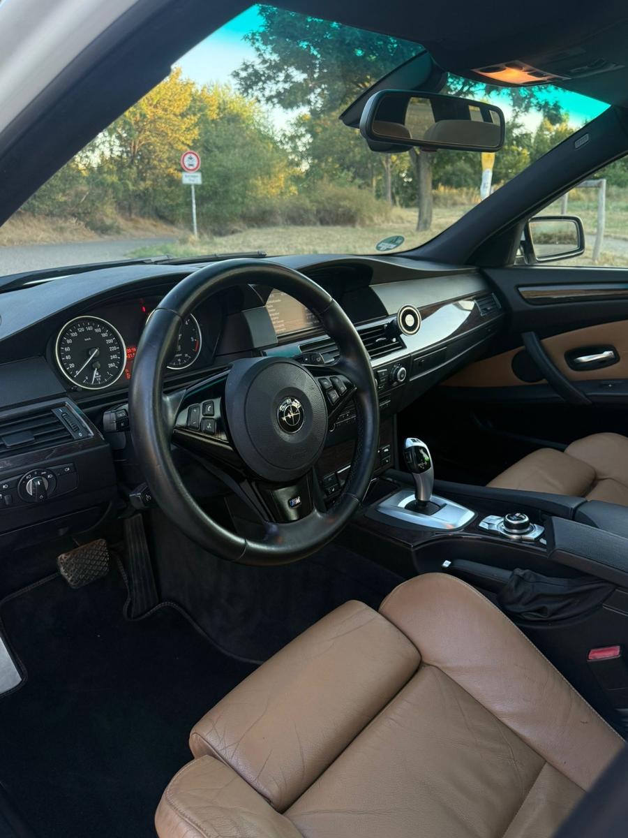 BMW 530d xDrive touring Edition Exclusive Editio...