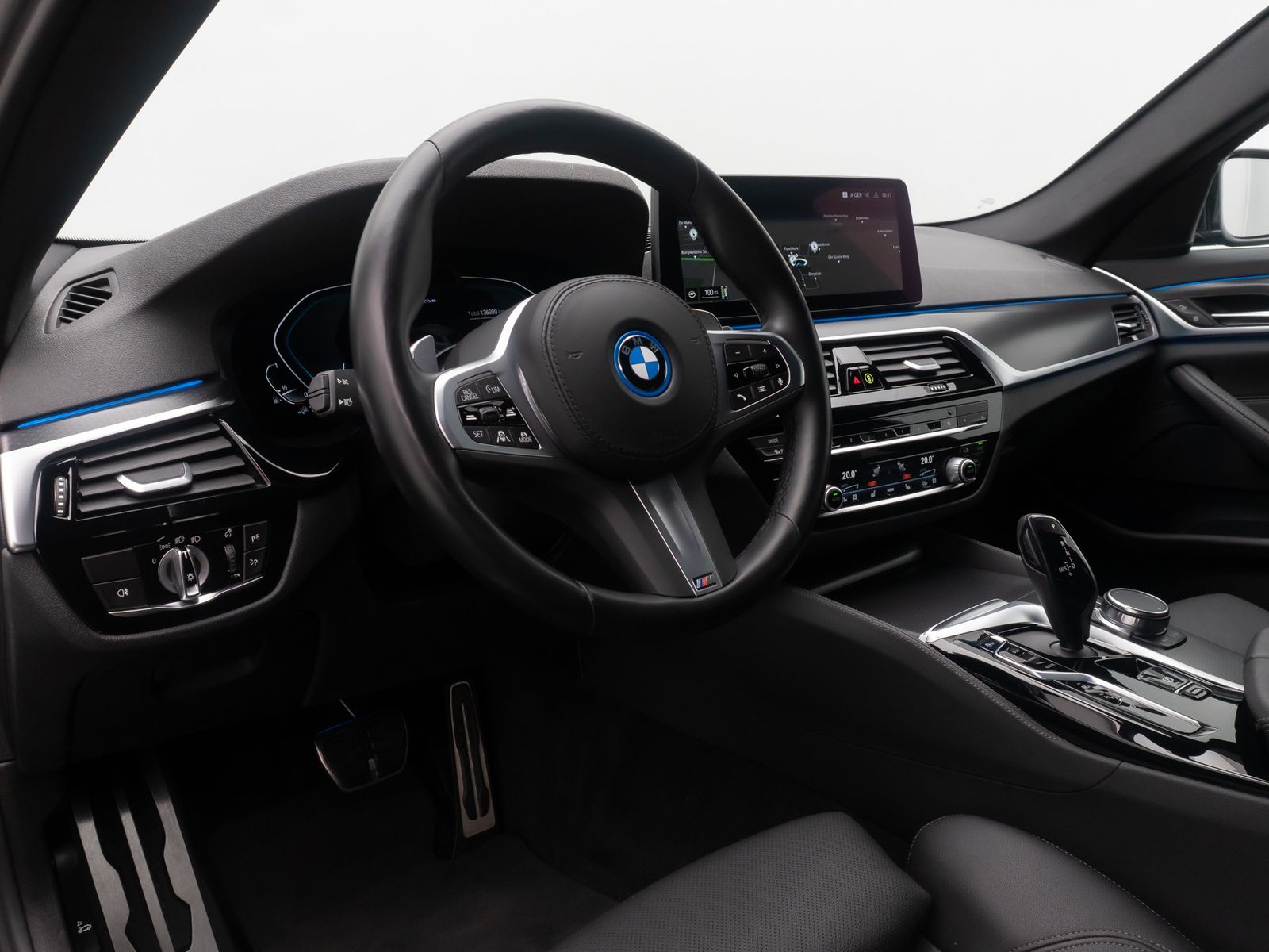 Fahrzeugabbildung BMW 530e M Sport 360&deg;Laser HUD DAB ACC Komfort Alarm