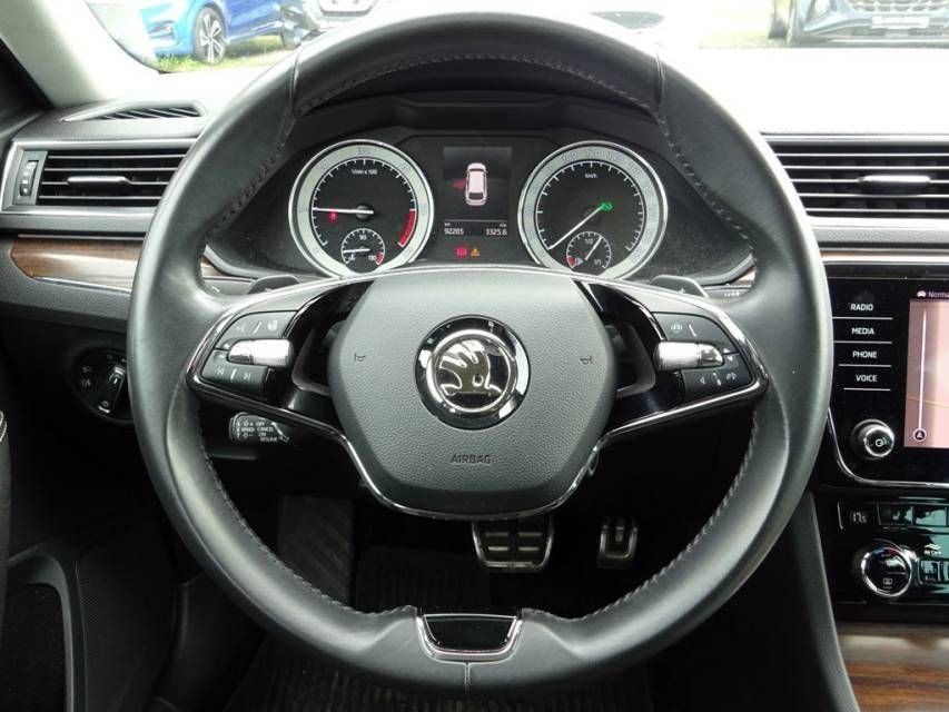 Fahrzeugabbildung SKODA Superb Combi 2,0 TDI 4*4 DSG Scout AHK