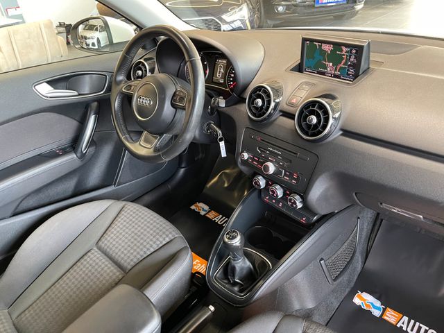 Audi A1 ambition *BI-XENON*NAVI*SZHZ*TEMPOMAT*PDC*