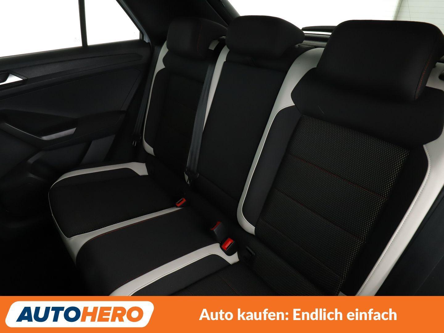 Volkswagen T-Roc 1.5 TSI ACT Sport Aut.*NAVI*CAM*ACC*
