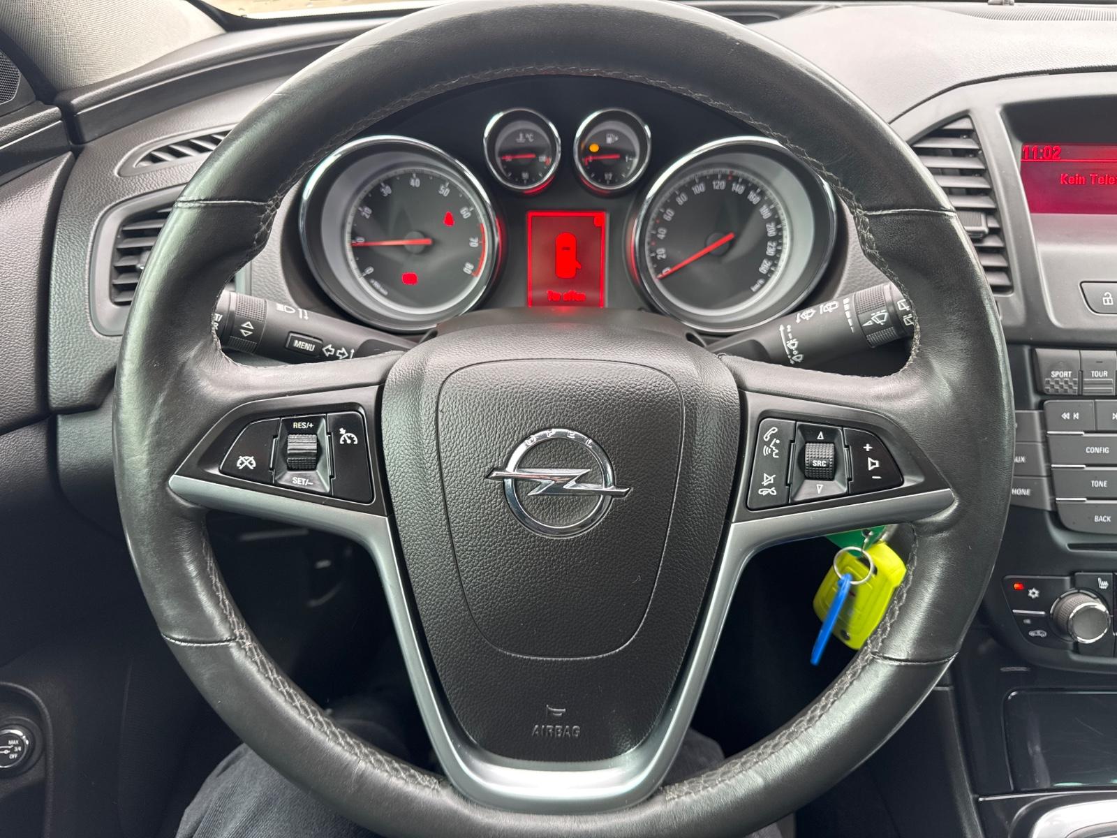Opel Insignia 2012 — photo 26