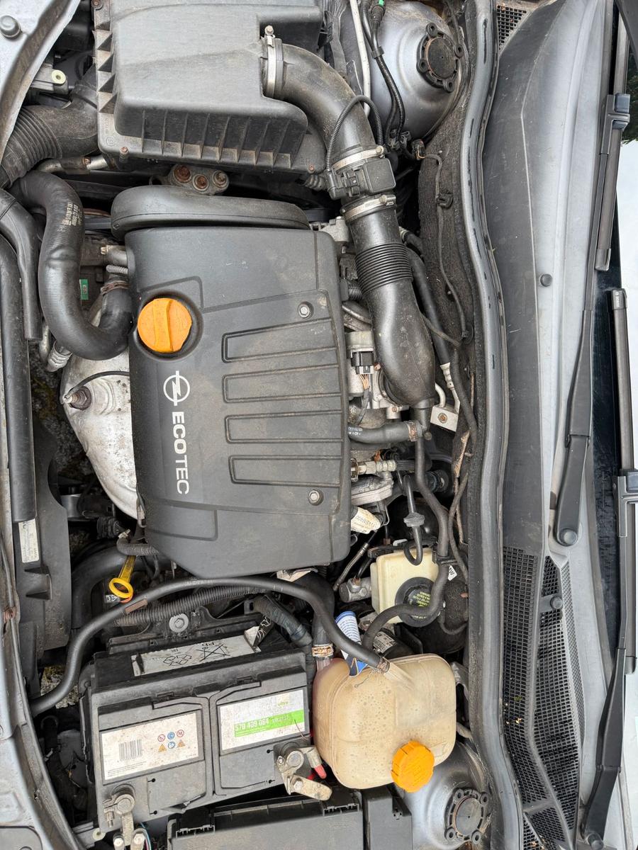 Opel Astra 2004 — photo 6
