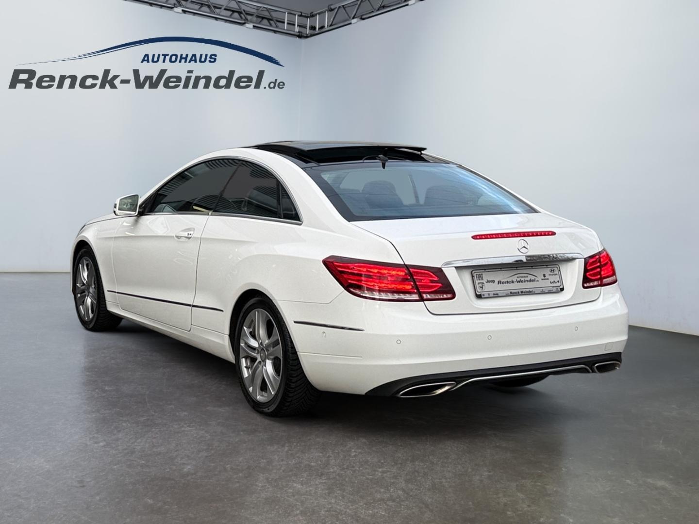 Mercedes-Benz E 200 Coupe AUT Navi Klimaaut Pano LED AHK PDCv+