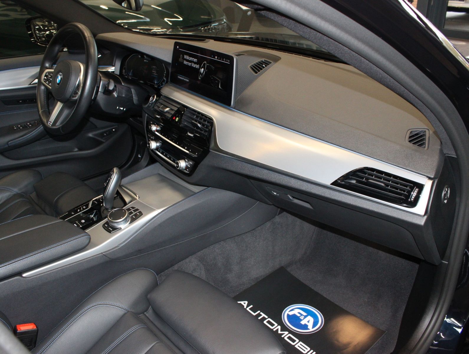 Fahrzeugabbildung BMW 545e xDrive M-Sport*Hud*GSD*360° Kamera