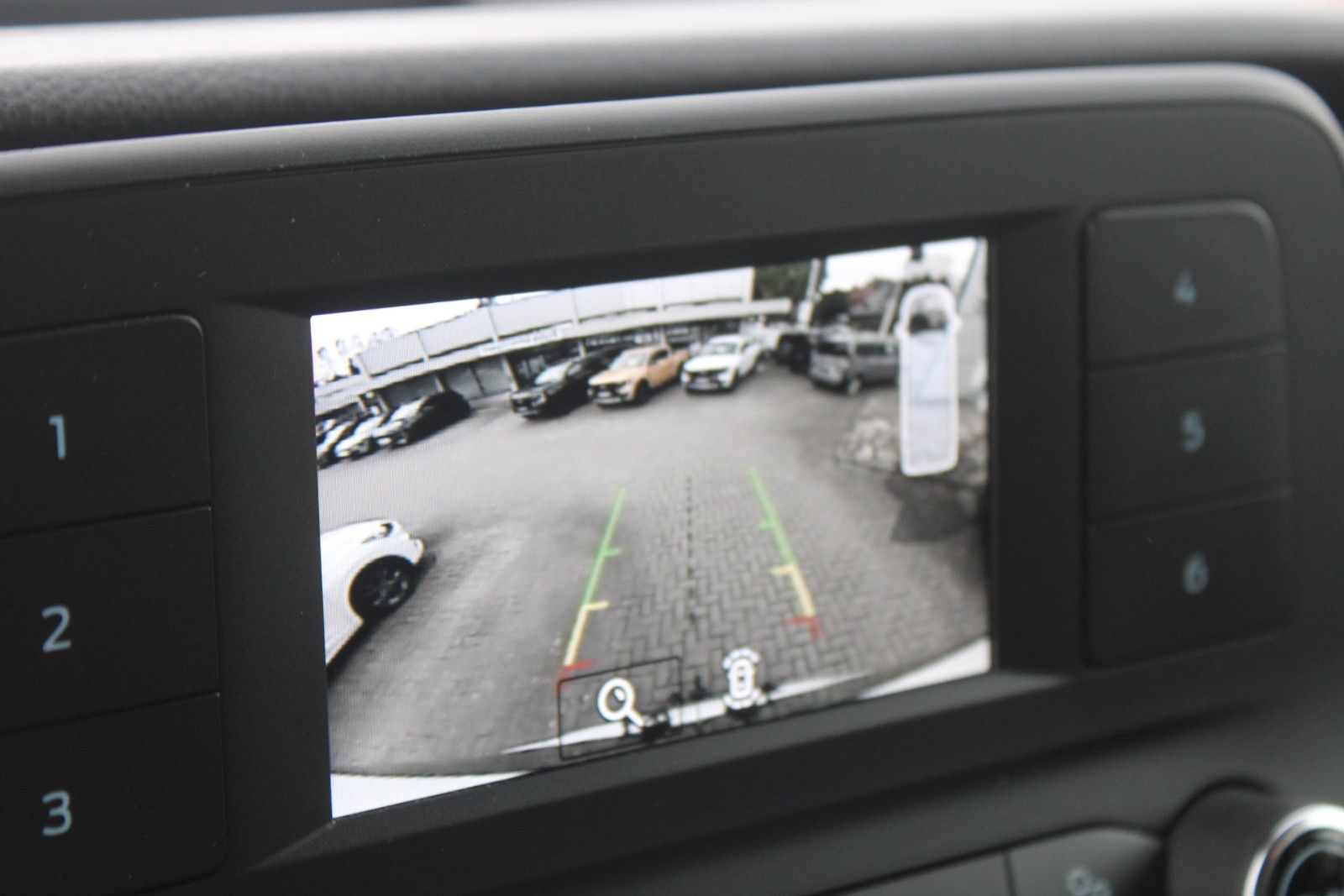 Fahrzeugabbildung Ford Transit L3 TREND 9-Sitze AHK CAM Allwetter KLIMA