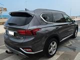 Hyundai SANTA FE 2.2 CRDi Style 2WD 8AT Style - Hyundai SANTA FE: Style