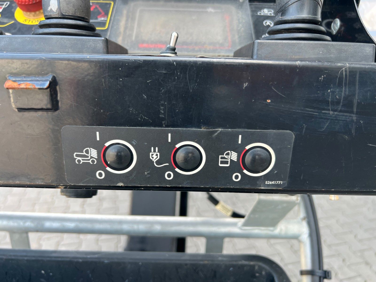 Fahrzeugabbildung Manitou 200 ATJE S1 e-drive / Arbeitshöhe: 20m / 4x4