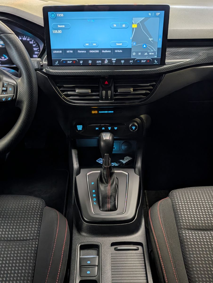 Fahrzeugabbildung Ford Focus 1.0 EcoBoost ST-Line ACC LED Styling-Paket