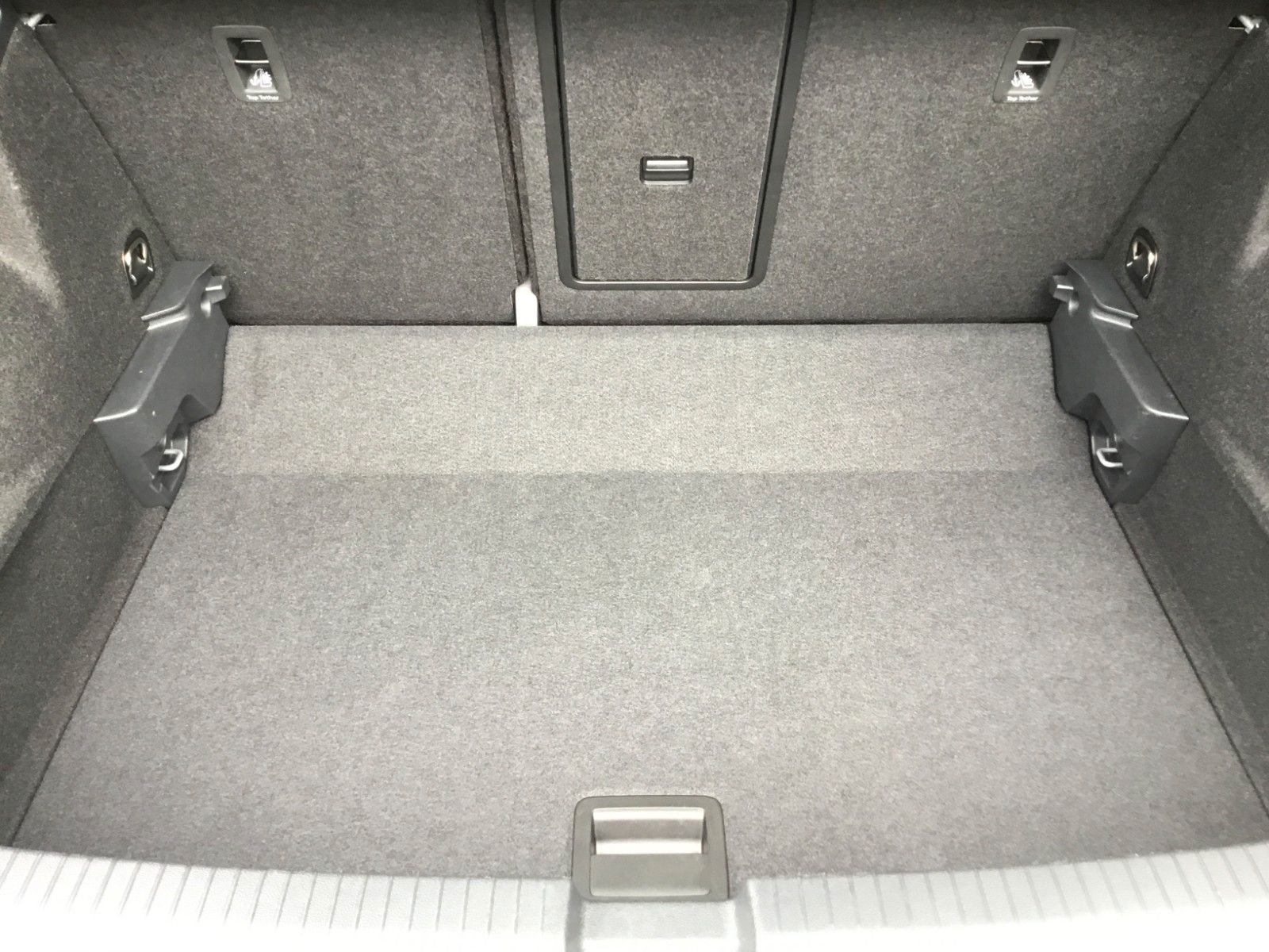 Fahrzeugabbildung Volkswagen T-Roc 1.5 TSI DSG Style+AHK+MatrixLED+ACC+Pano
