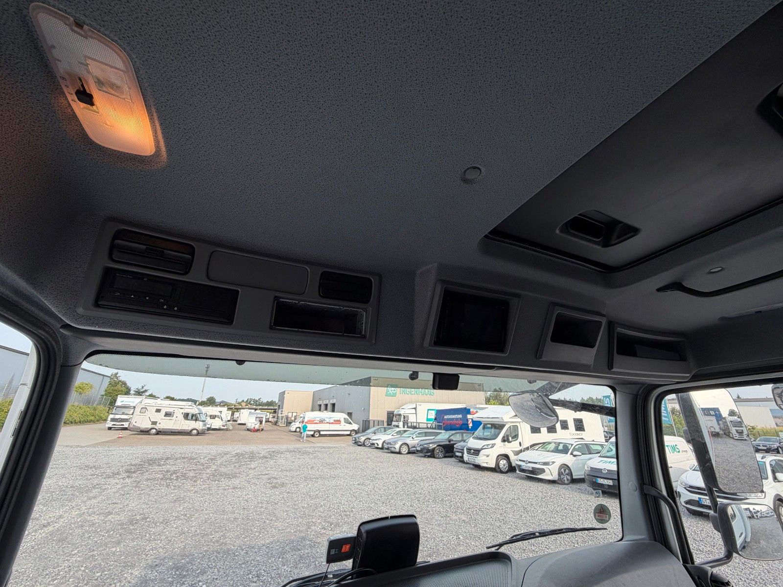Fahrzeugabbildung Mercedes-Benz Atego 818 L Koffer LBW Klima Automatic