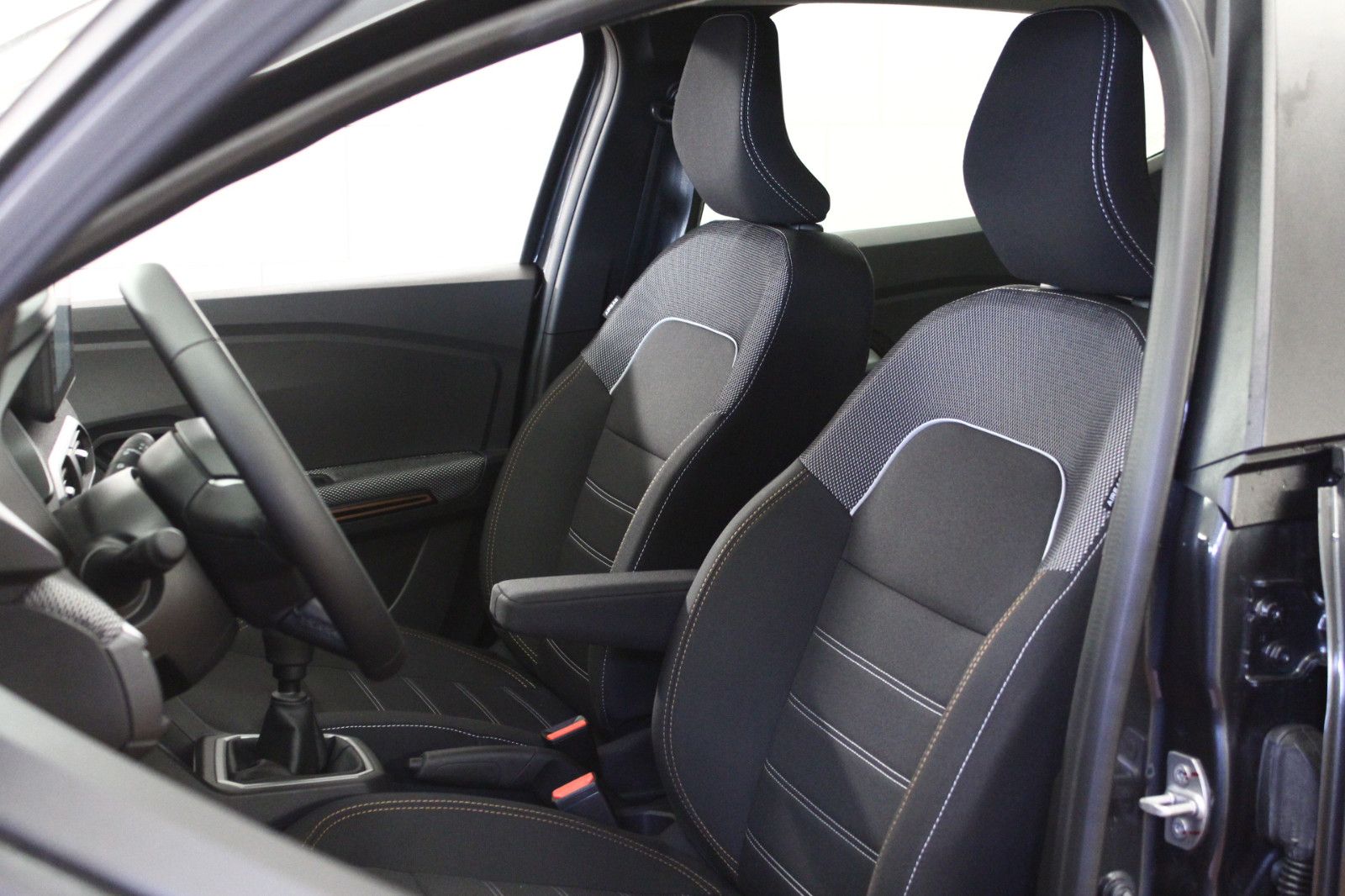 Fahrzeugabbildung Dacia Sandero TCe 90 Stepway Expression *Allwetterreif