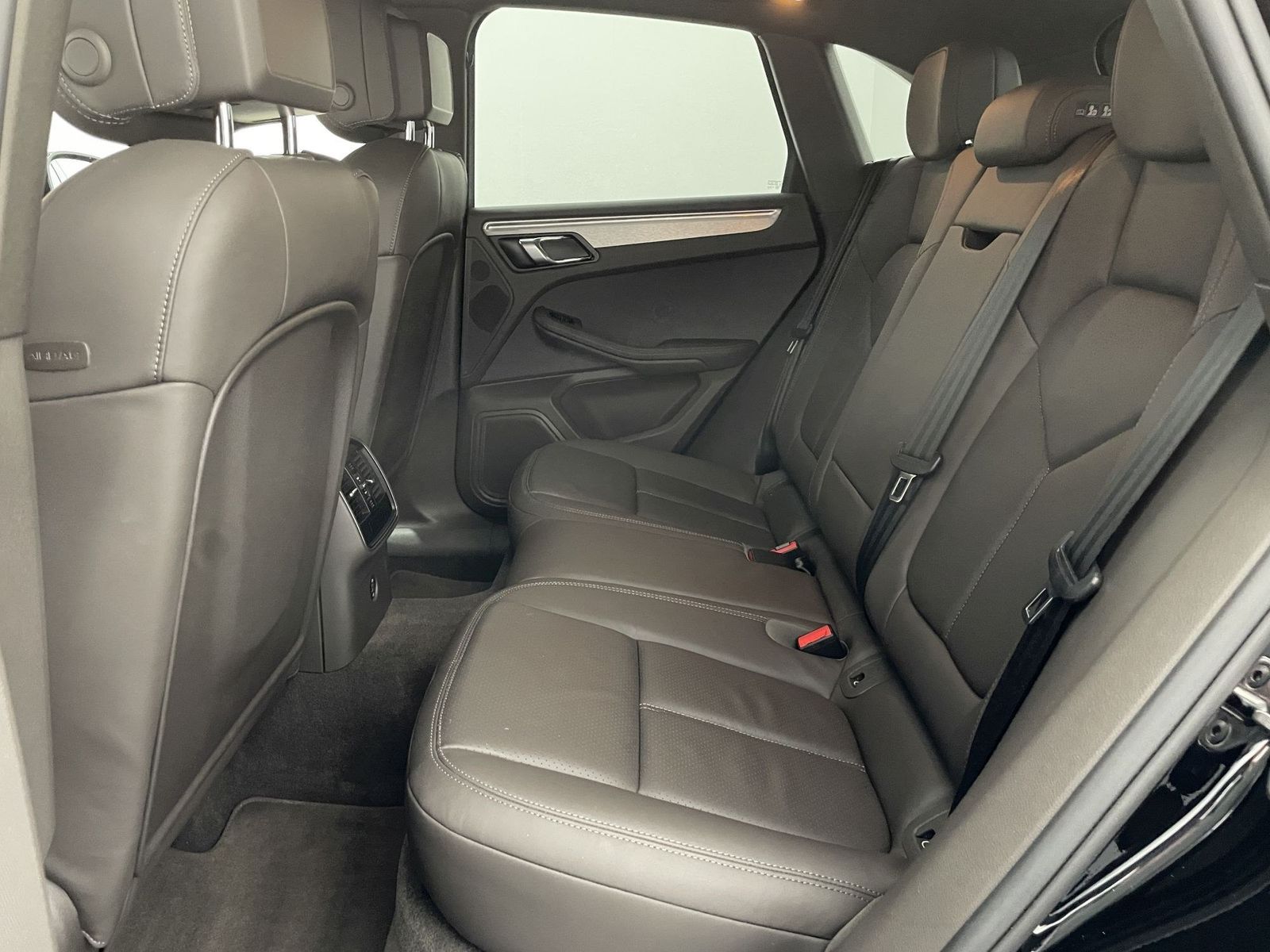 Porsche Macan PDK DAB LED AHK el. Sitze Klima PDC foto 10