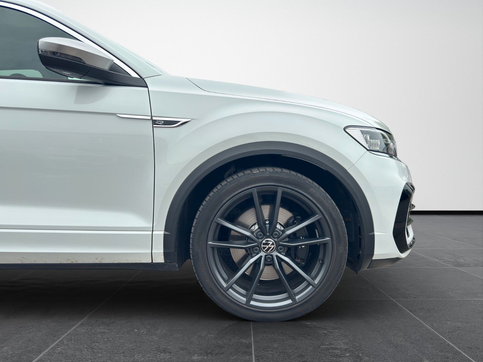 Fahrzeugabbildung Volkswagen T-ROC R 2.0 TSI KAM AHK AKRAPOVIC 19"
