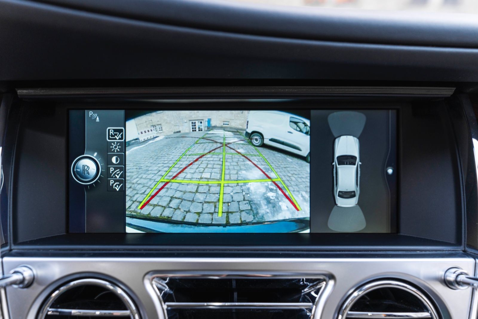 Fahrzeugabbildung Rolls-Royce Ghost V12 TWO TONE FACELIFT STERNHIMMEL KÜHLBOX