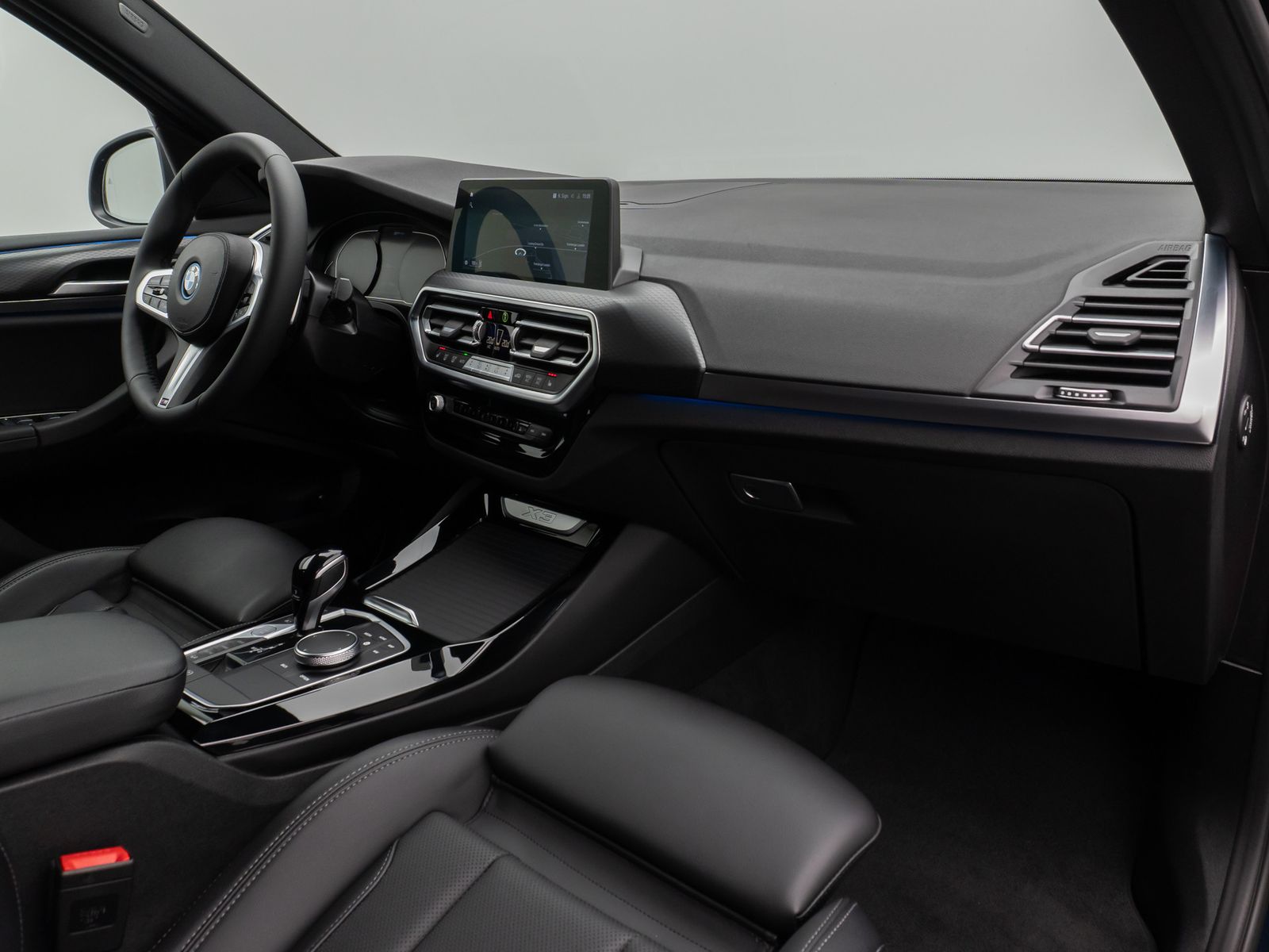 Fahrzeugabbildung BMW X3 xD30e M Sport 360°Laser HUD DAB HiFi Komfort