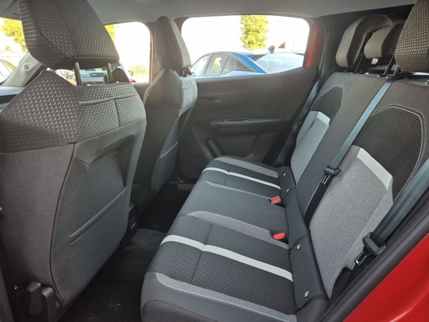 Fahrzeugabbildung Opel Frontera 81kW Mild-Hybrid EU6e Edition 1.2 74 kW