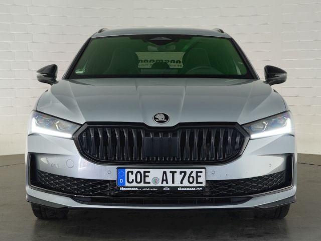 Superb COMBI SPORTLINE iV DSG+AHK+NAVI+SITZ-/LEN