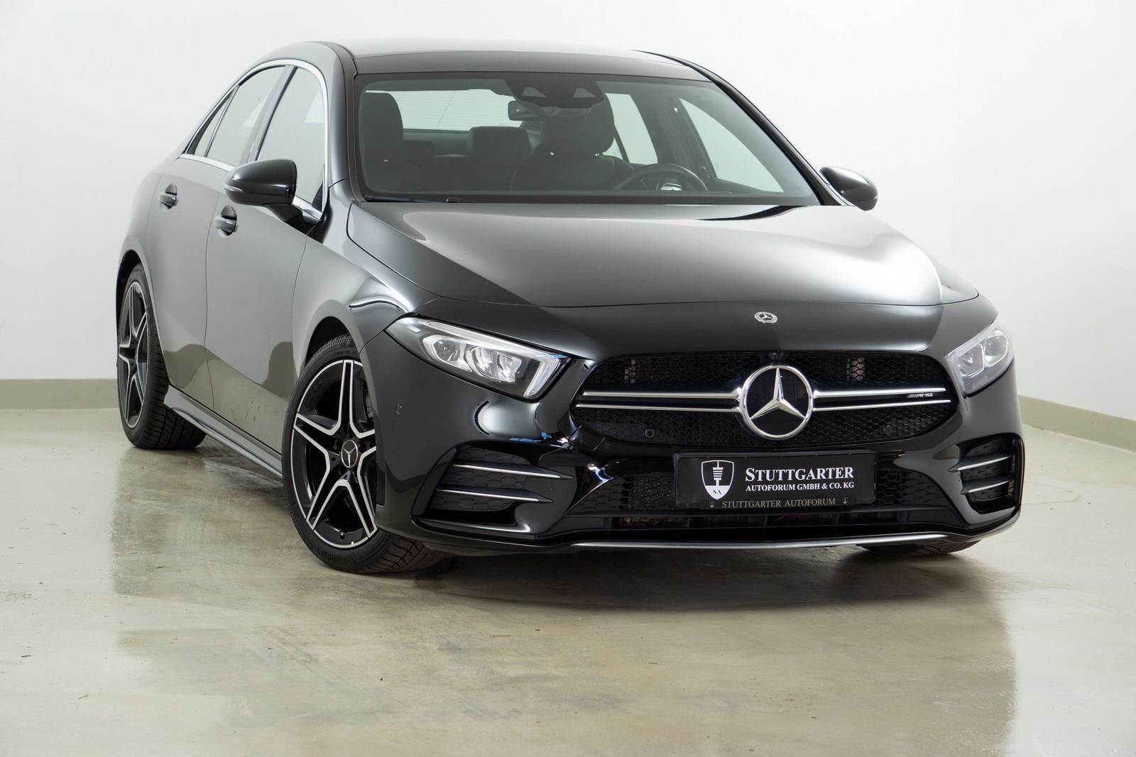 MERCEDES-BENZ A 35 AMG 4Matic Limousine Pano Navi