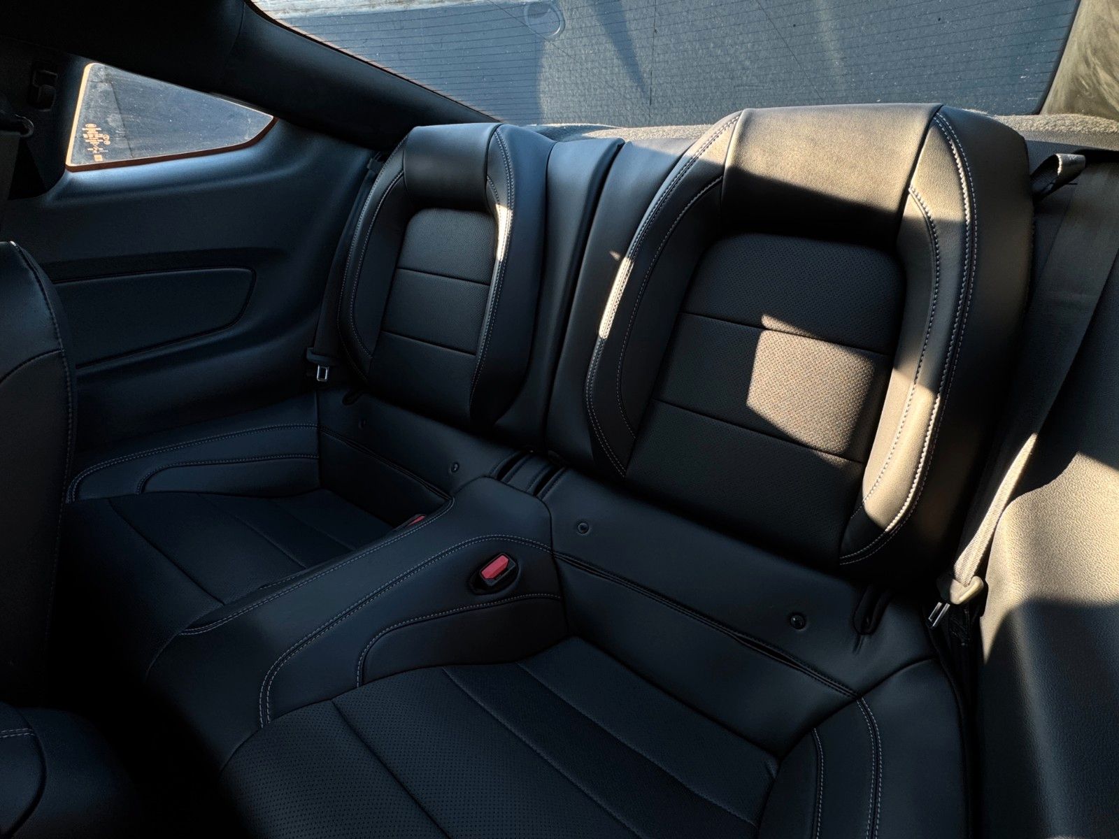 Fahrzeugabbildung Ford Mustang Mach 1 5.0L V8 Fastback Schalter Perfor.
