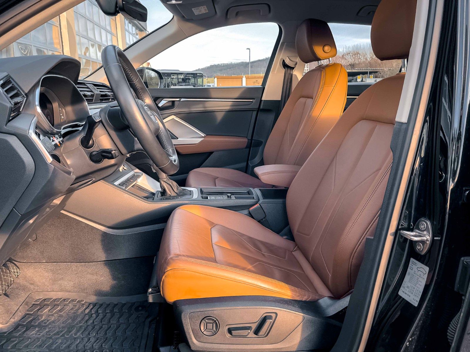 Fahrzeugabbildung Audi Q3 45 TFSI quattro advanced