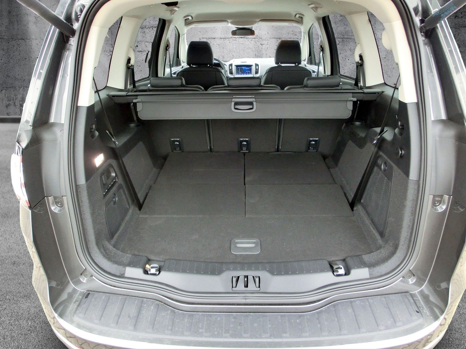 Fahrzeugabbildung Ford Galaxy Hybrid Titanium *LED*Leder*Navi*AHK*
