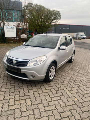 Dacia Sandero 1.6 MPI aus 1 Hand mit neuem TÜV